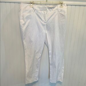 New York & Company White Cropped Pants